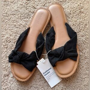Old Navy Black Bow Flat Sandals women’s size 9